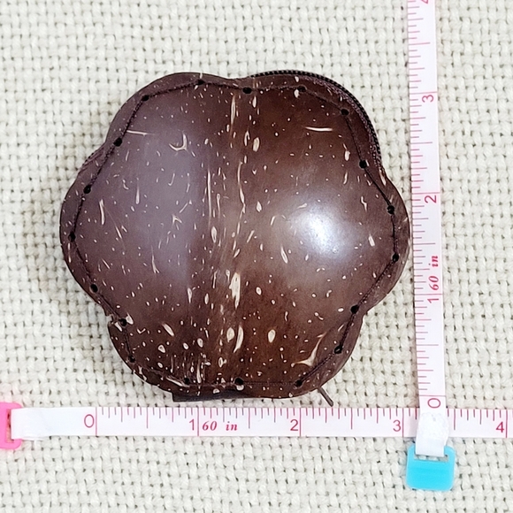 Vintage Coconut Shell Coin Purse - Picture 5 of 5